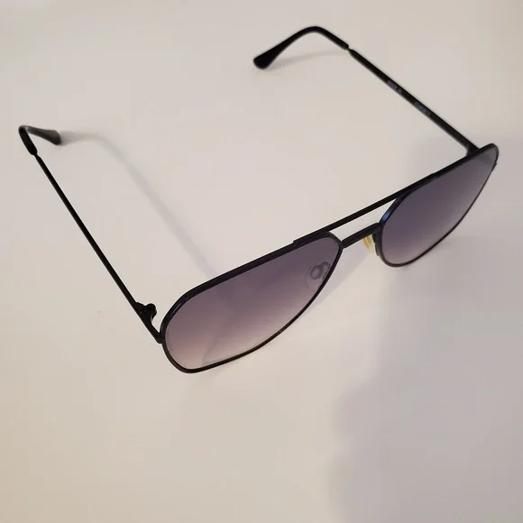 Forever 21 Modern Geometric Purple Ombre Black Wire Frame Aviator Sunglasses - Picture 9 of 9